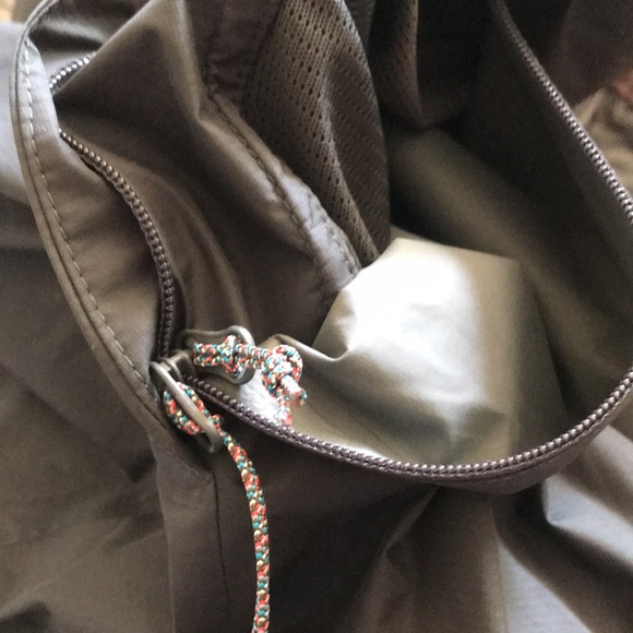 Mountain Hardware Gortex Paclite Jacket. NWT - Picture 12 of 12